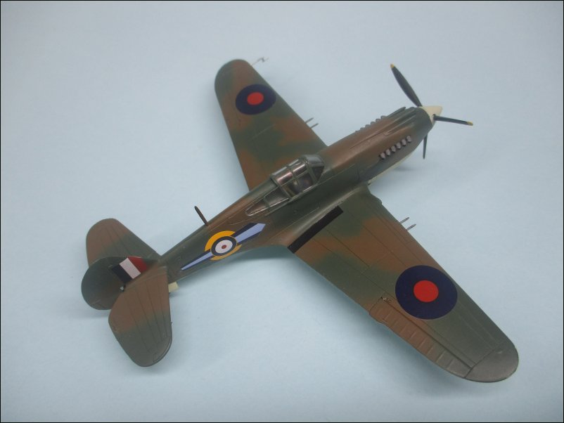 airfix-1-72-curtiss-tomahawk-mk-iib-a01003a-ready-for-inspection